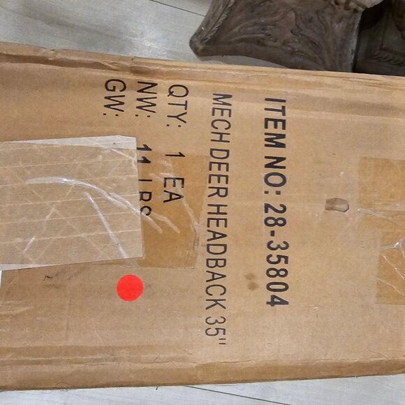 Mark Roberts, Mechanical Deer Head Back - 35 Inches - Picture 4 of 5